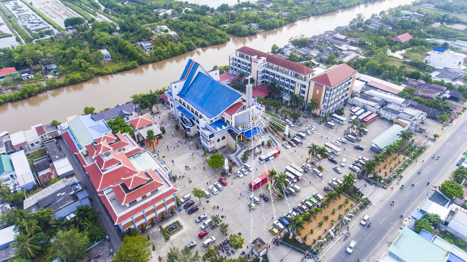 Thánh đường Tắc Sậy nhìn từ trên cao